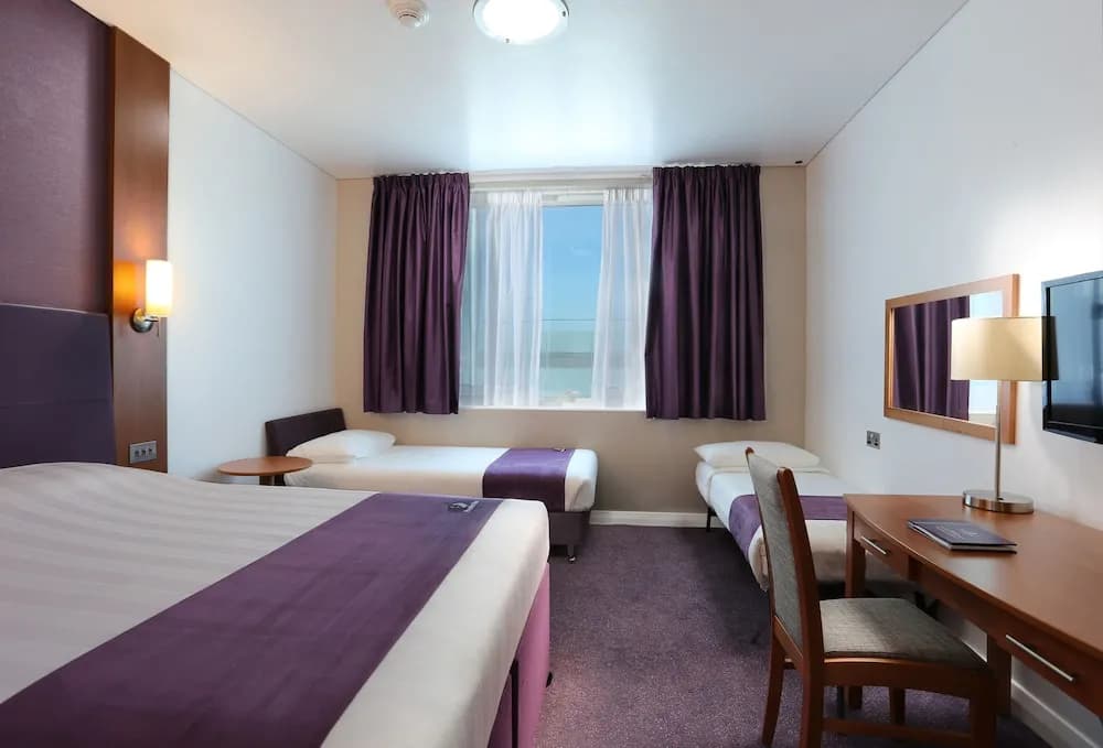 Premier Inn Abu Dhabi International Airport Hotel 3