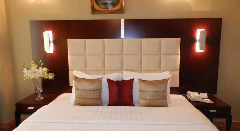 Sun & Sands Sea View Hotel 5