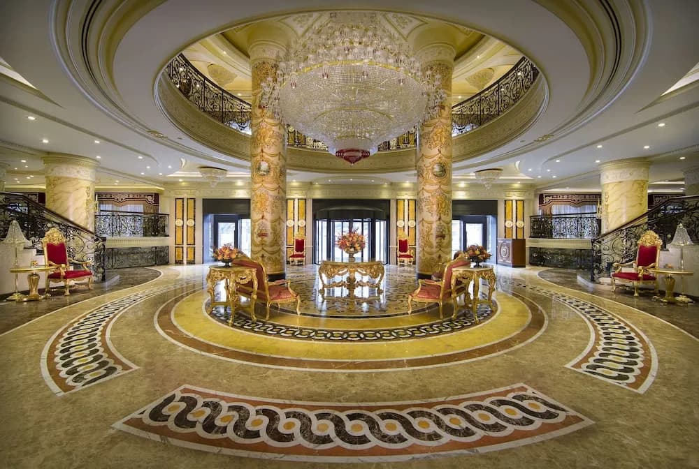 Royal Rose Abu Dhabi, a Curio Collection by Hilton Affiliated Hotel 2