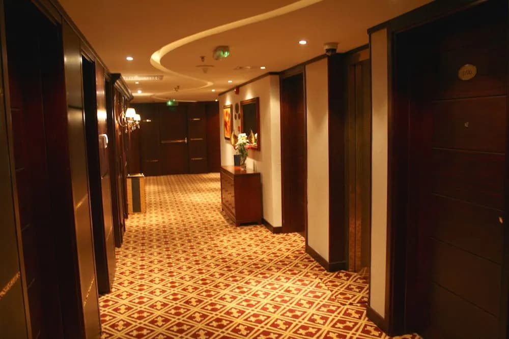 Trianon Royal Hotel 3