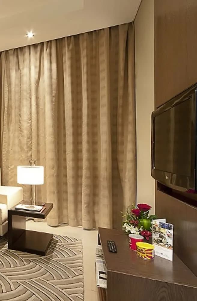Oaks Liwa Executive Suites 5