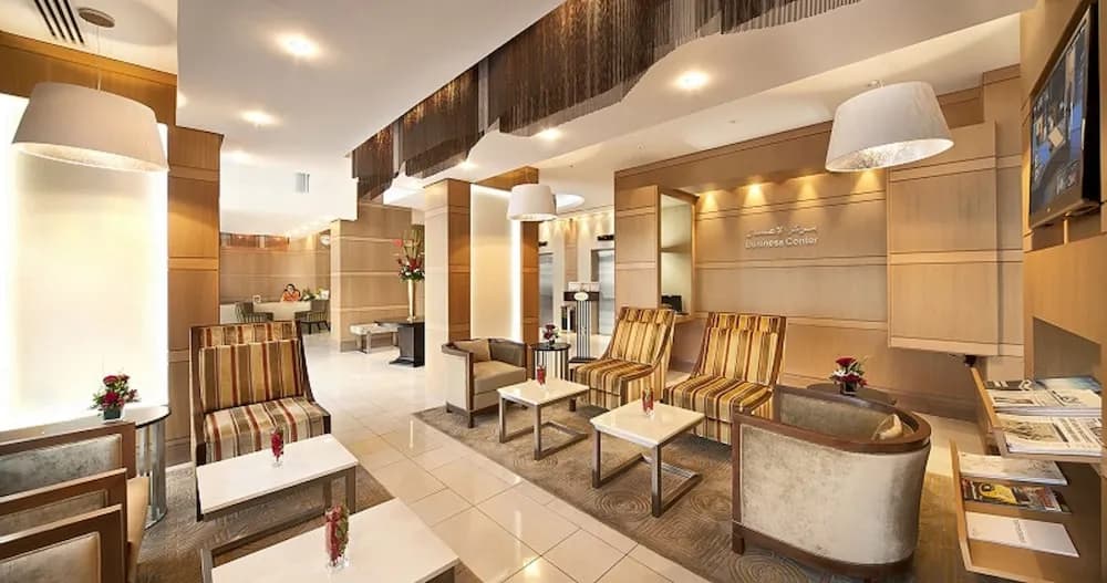 Oaks Liwa Executive Suites 2