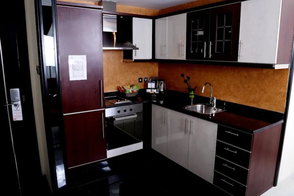 The Royal Grand Suite Hotel 5