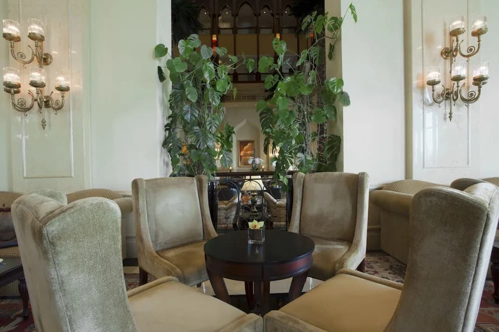 Shangri-La Hotel Qaryat Al Beri 5
