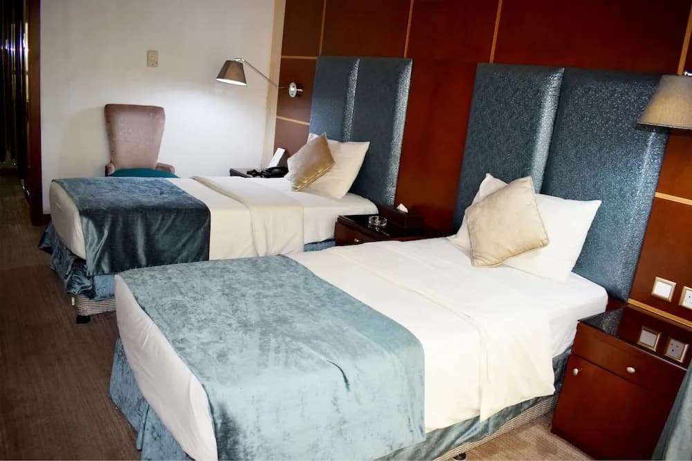 Kings Park Hotel 4