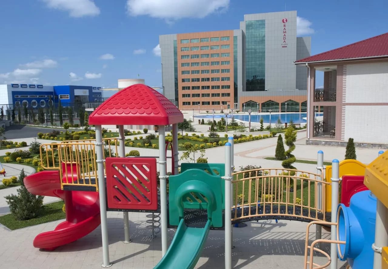 Ramada Plaza by Wyndham Gence 3