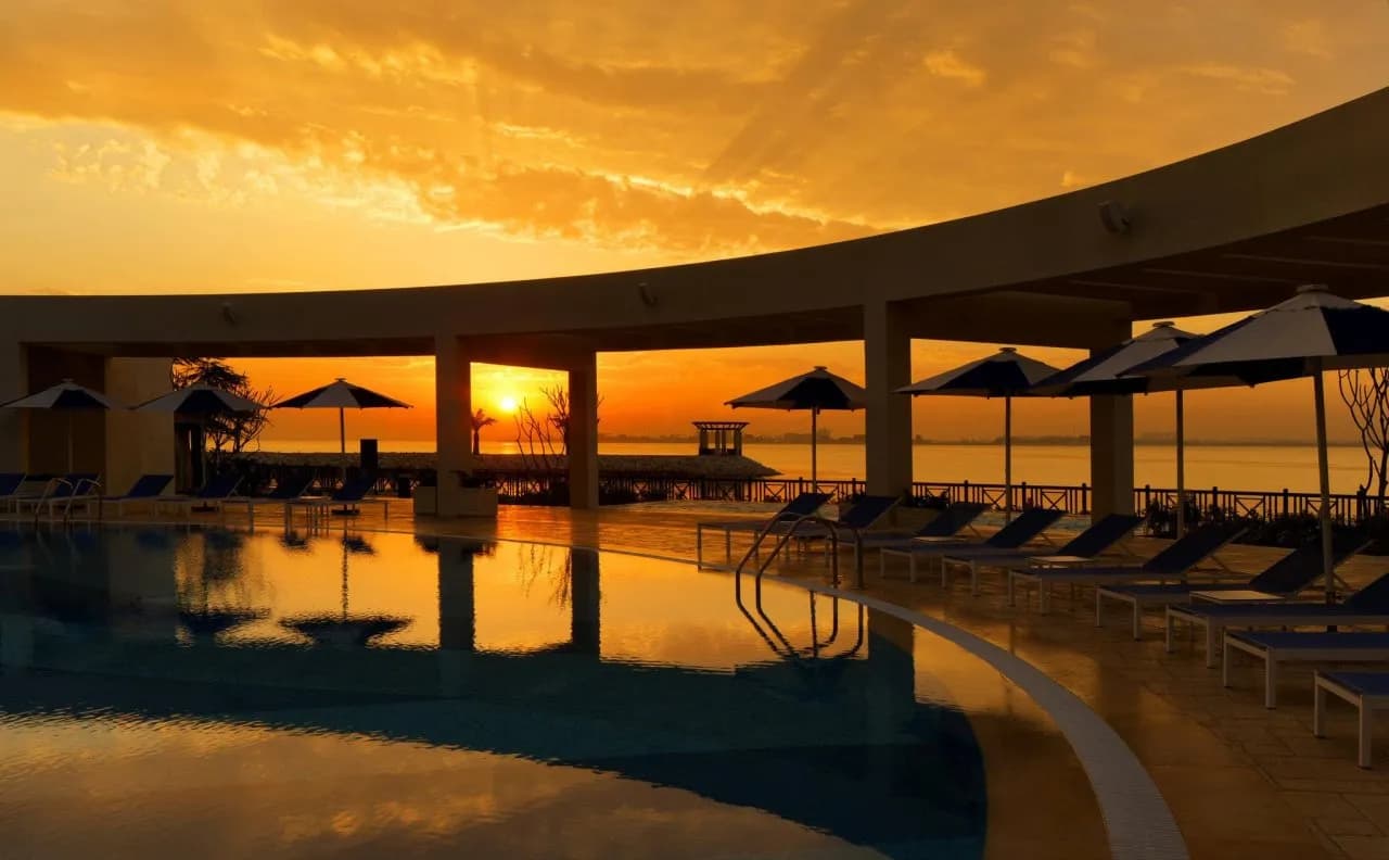 Sheraton Grand Doha Resort & Convention Hotel 5