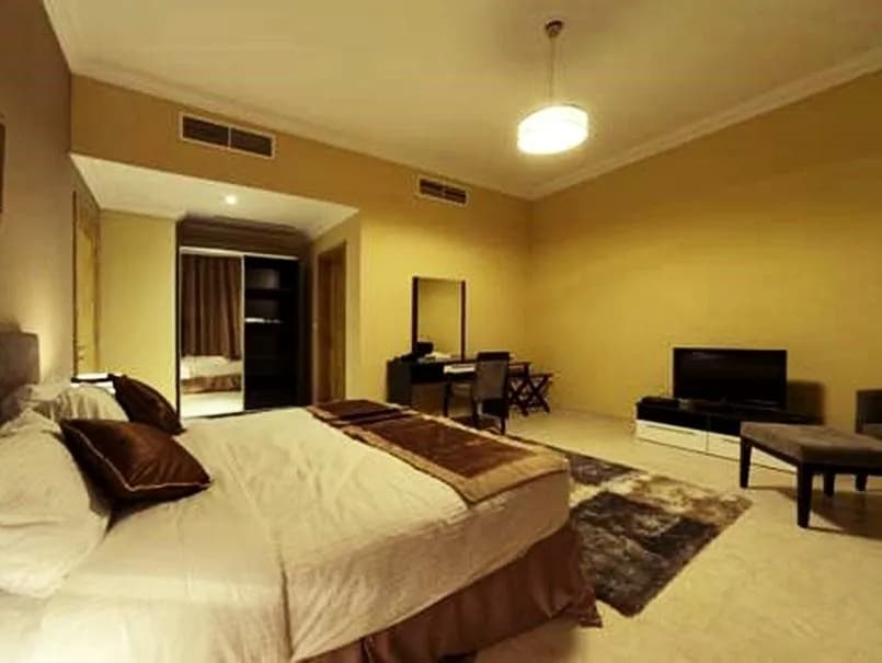 Magnum Hotel & Suites West Bay 2