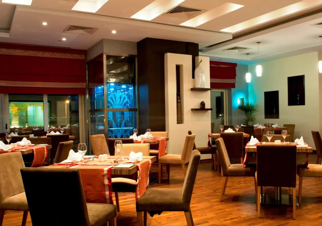 Magnum Hotel & Suites West Bay 4