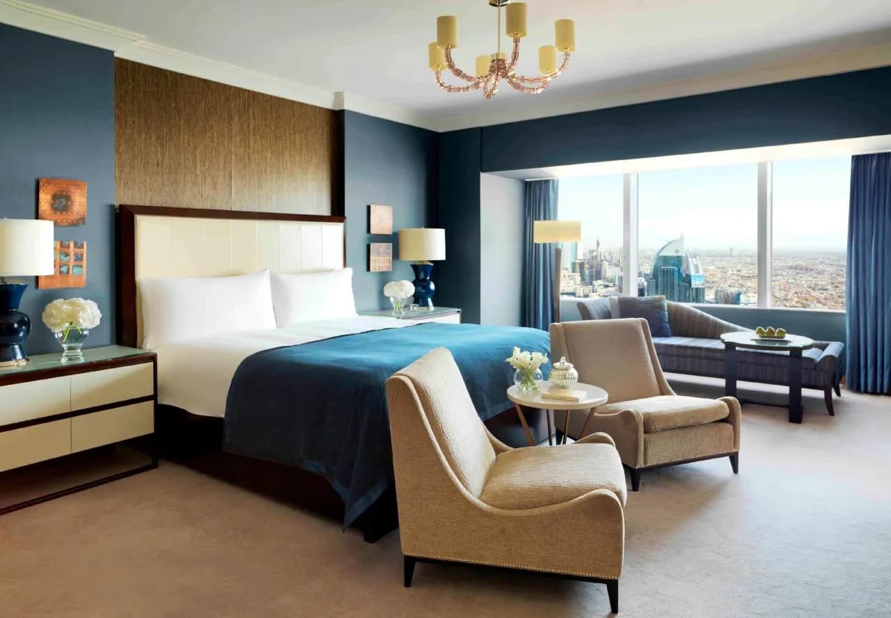 Four Seasons Hotel Riyadh at Kingdom Centre 3