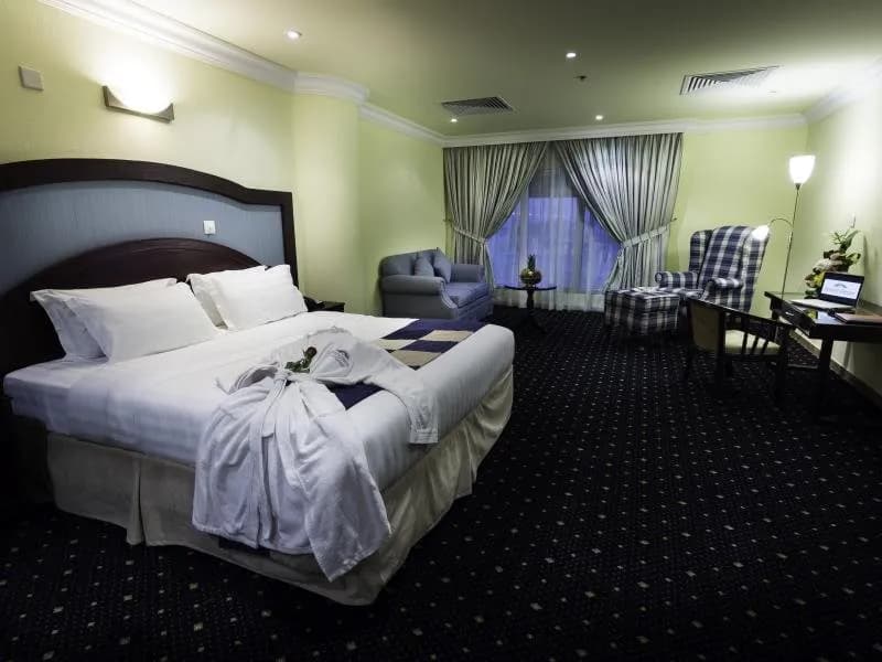 Howard Johnson By Wyndham Dammam 4