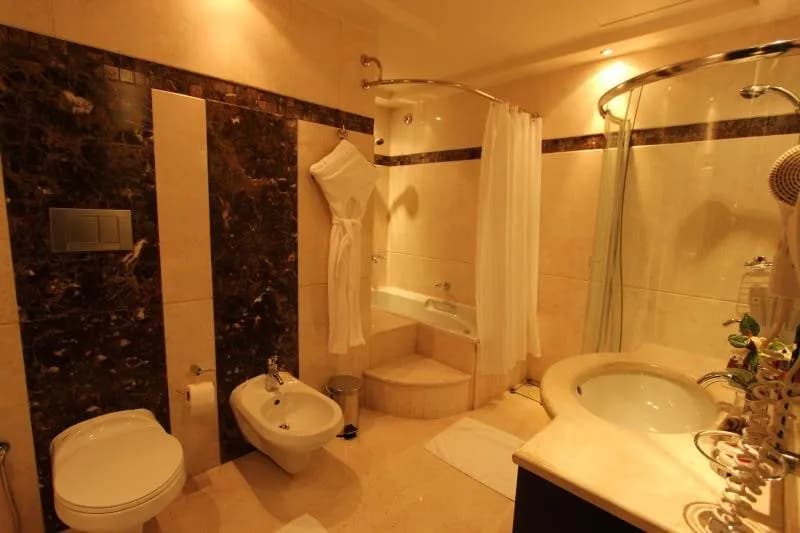 Awaliv International Hotel 4