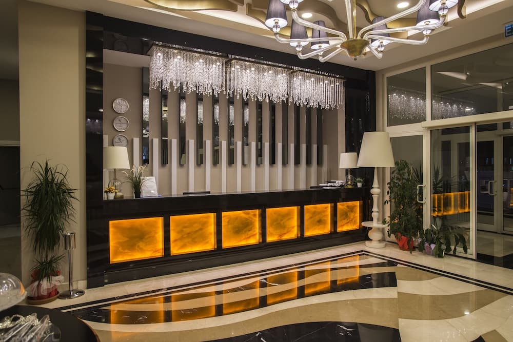 Palm World Resort & Spa Side 3