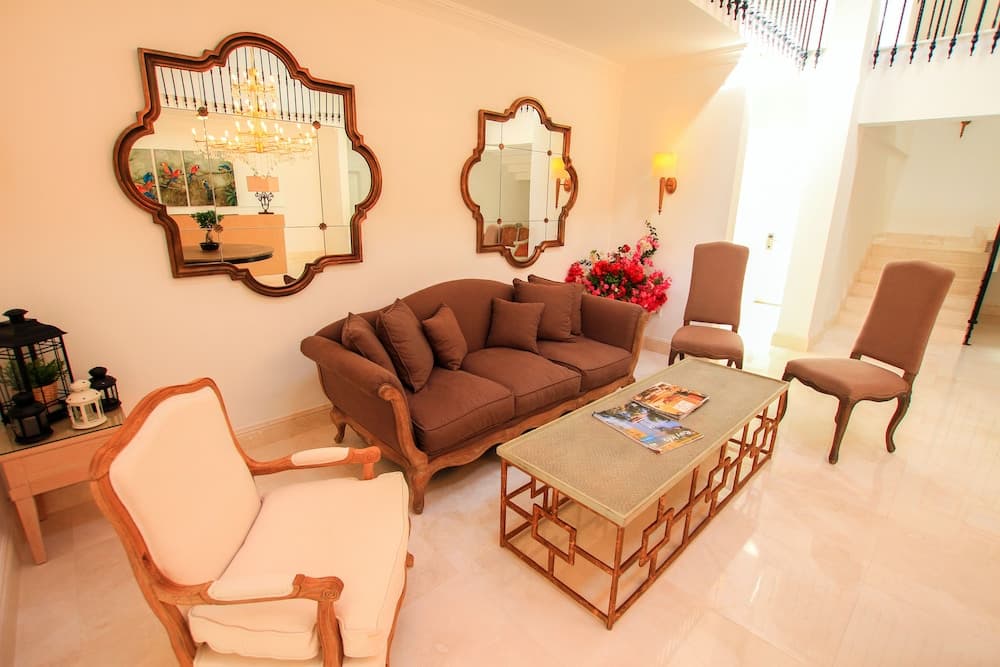 Palm Bay Beach Hotel 4