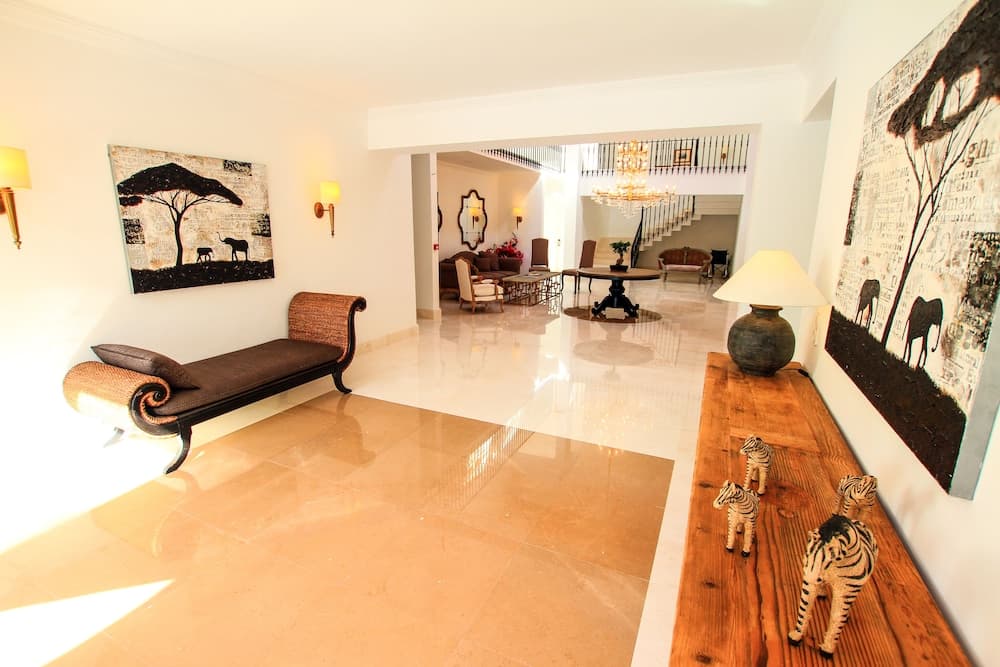 Palm Bay Beach Hotel 3