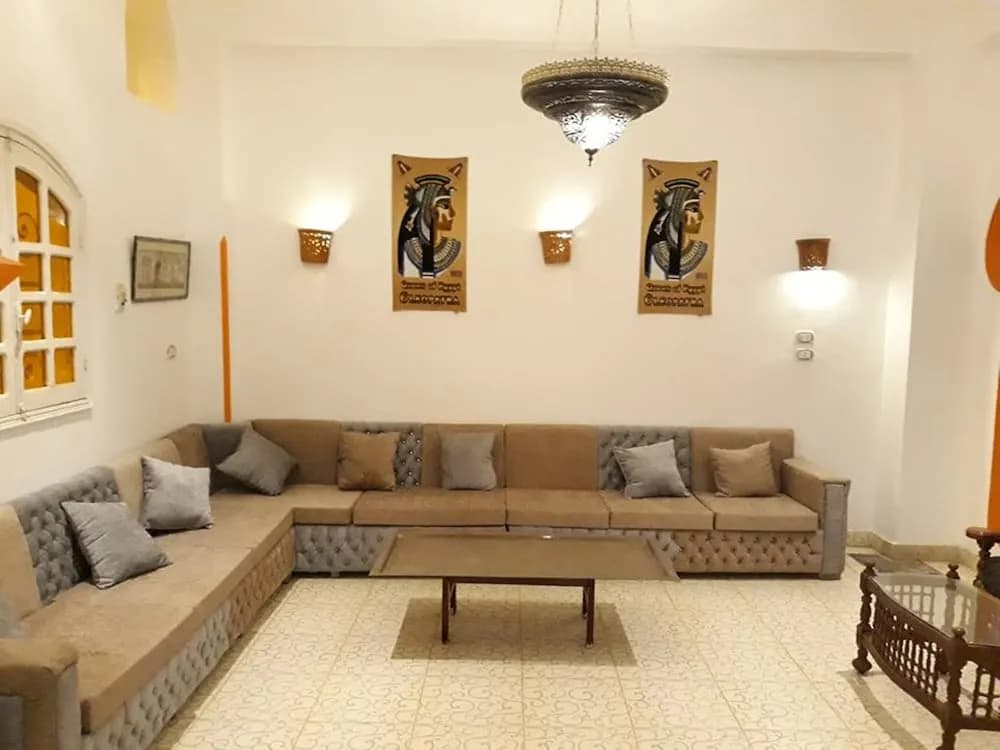 Cleopatra Hotel Luxor 5