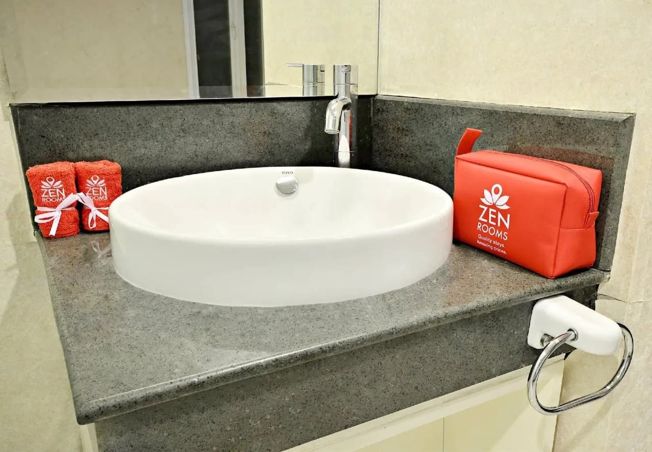 Clay Hotel Jakarta 3