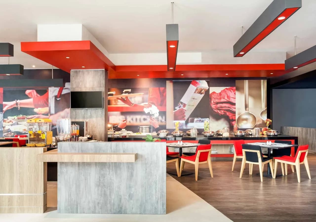 Hotel ibis Makassar City Center 4