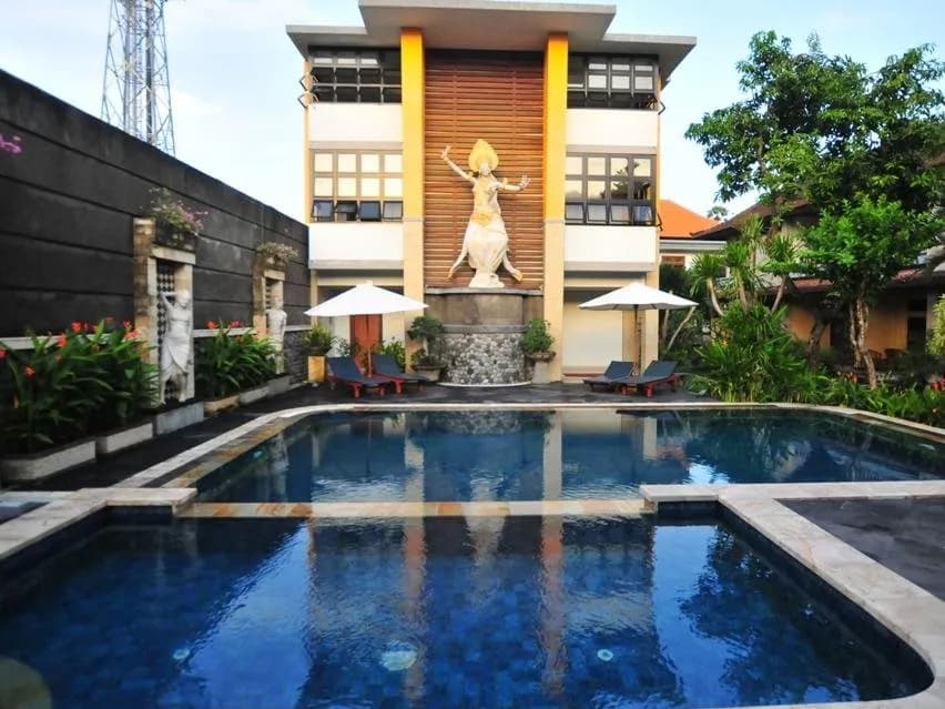 Hotel Sandat legian