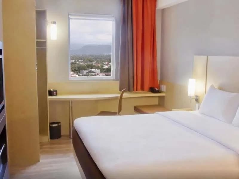 Hotel ibis Padang 2