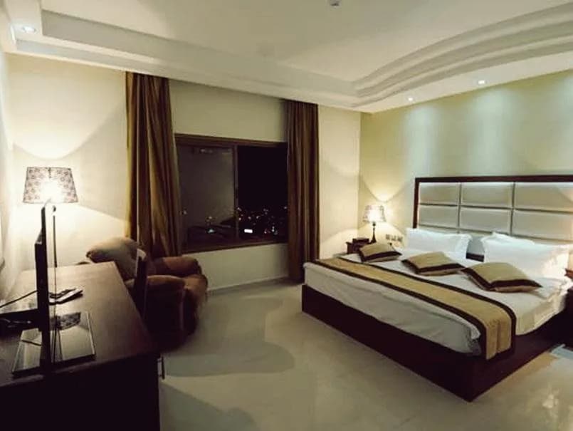 Tetra Tree Hotel 4