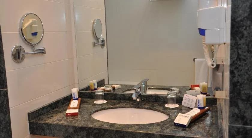 Across Hotel & Spa 2