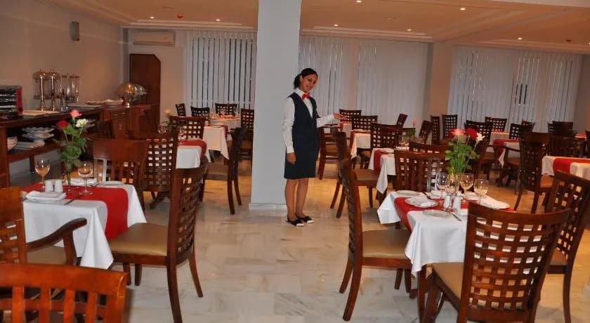 Across Hotel & Spa 4