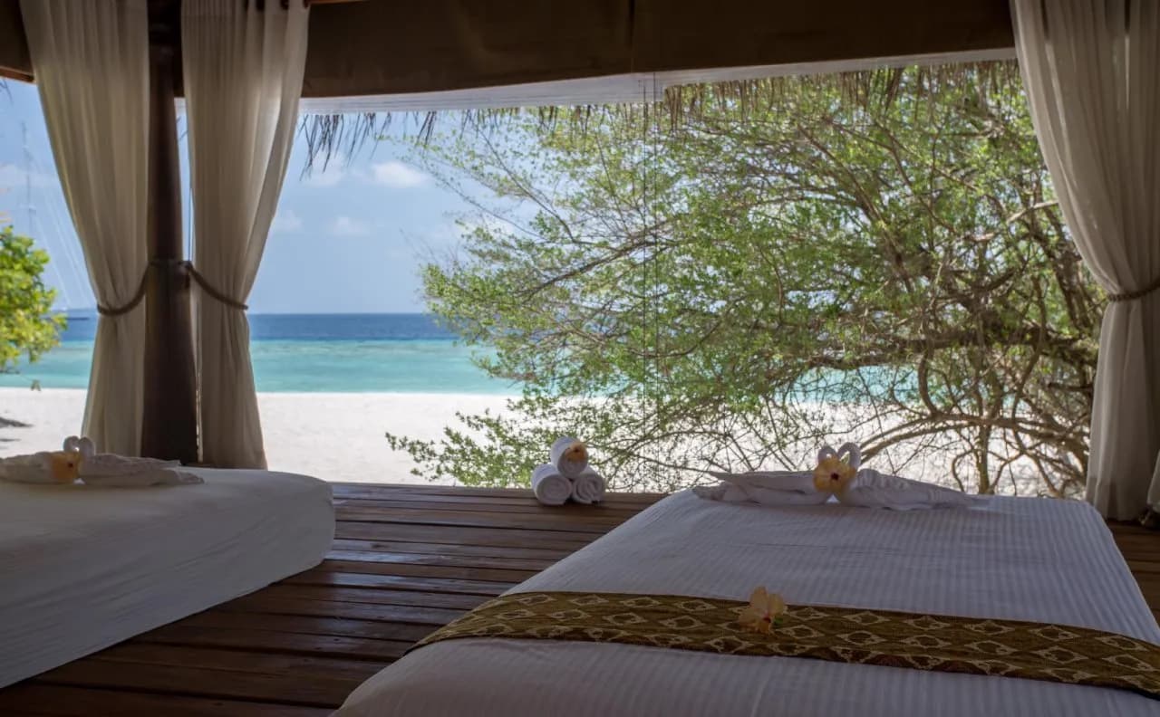 Malahini Kuda Bandos Resort 3