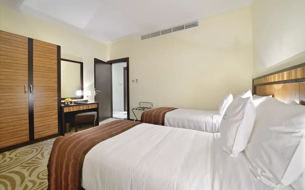 Al Majaz Premiere Deluxe Hotel Apartments 5