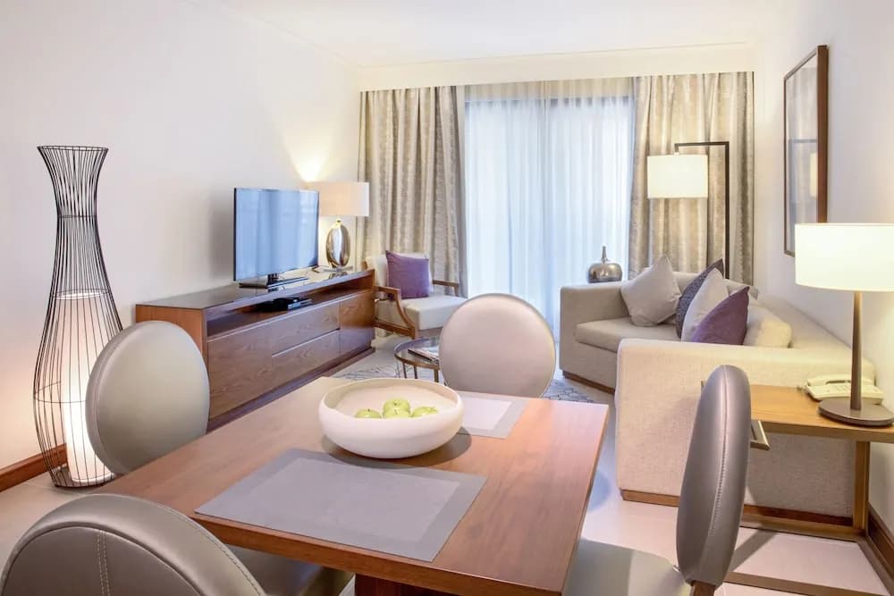 Pullman Dubai Creek City Centre Residences 5