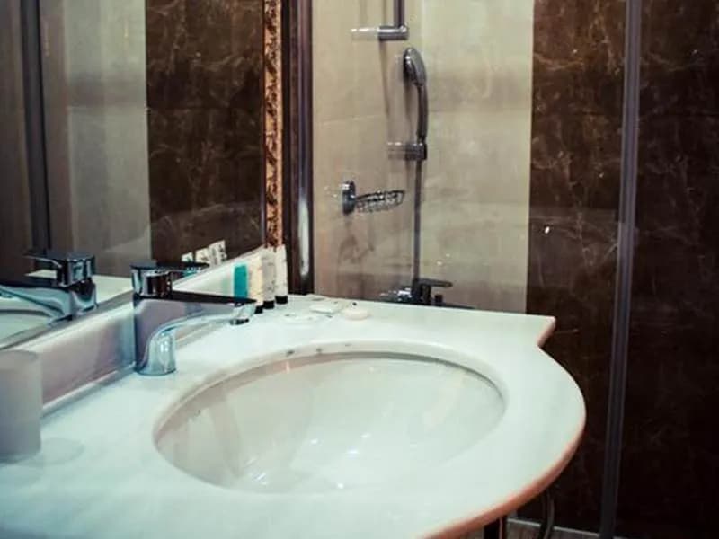 Grand Hotel Baku Central Park 5