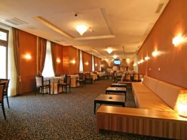 Hotel Crystal