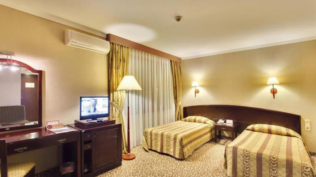 Rose Hotel 5