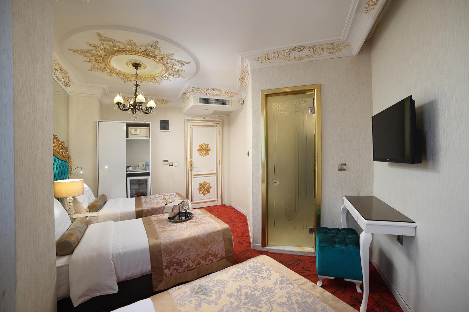 White Monarch Hotel 4