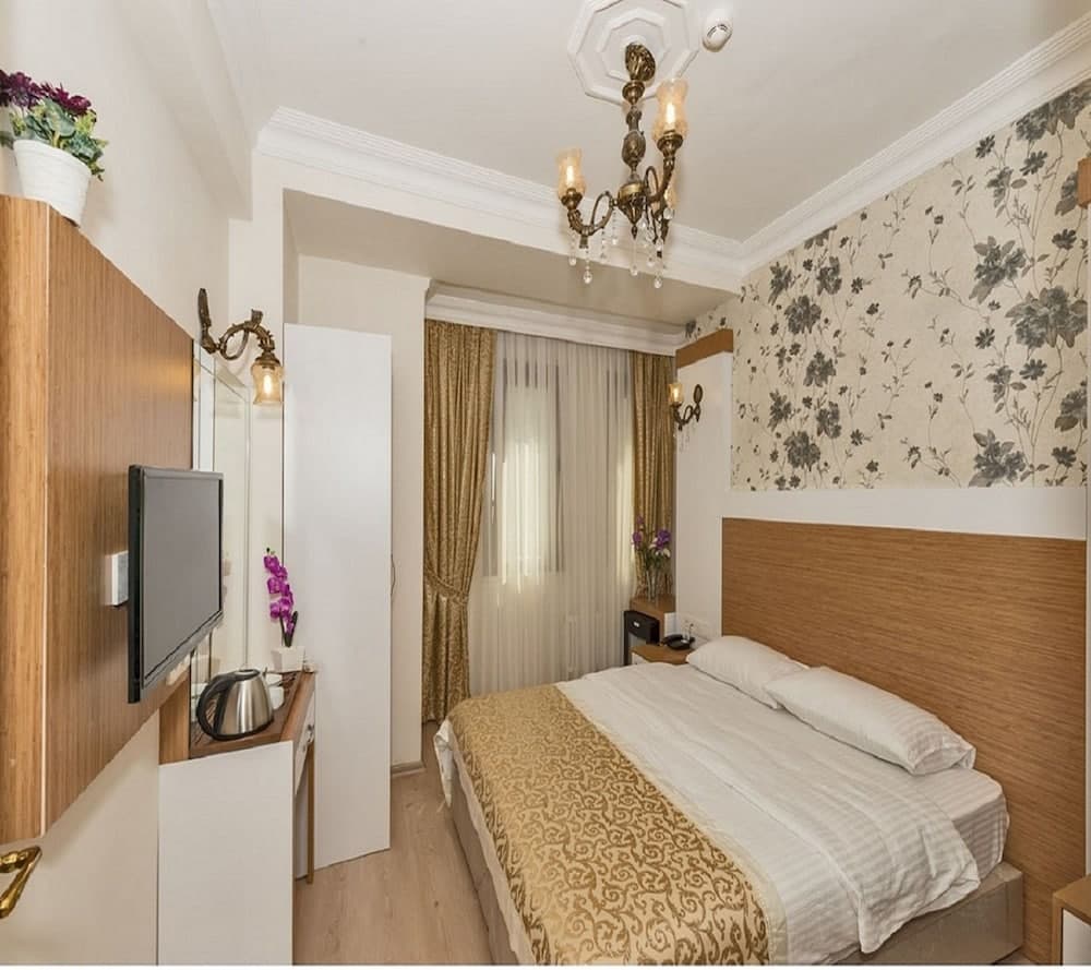 Raimond Hotel 3