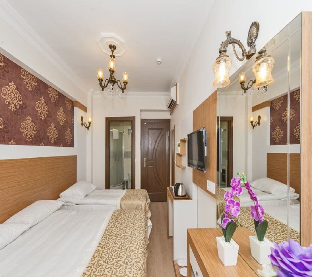 Raimond Hotel 5