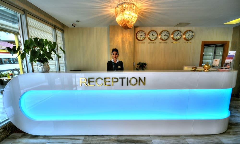 Golden Deluxe Hotel 2