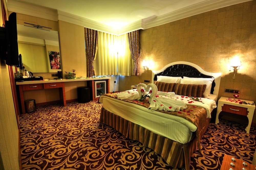 Golden Deluxe Hotel 4
