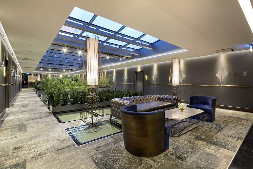DoubleTree by Hilton Hotel Istanbul - Piyalepasa 2