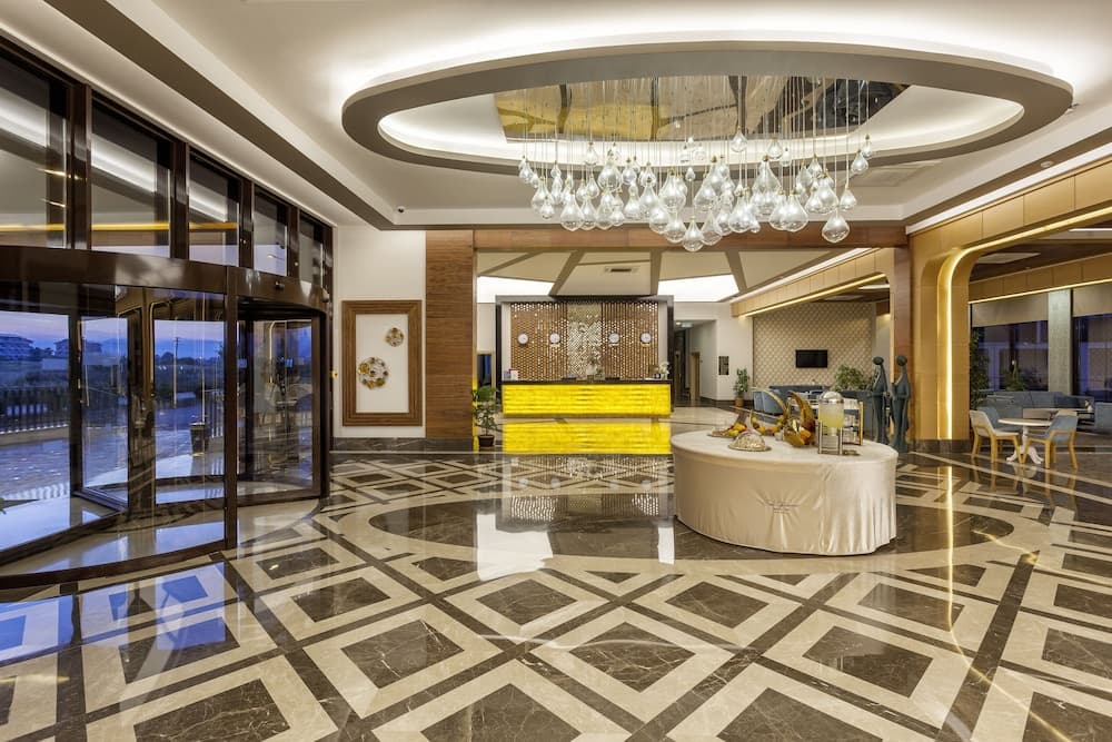 Glamour Resort & Spa 2
