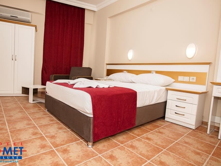Comet Hotel & Resort 2