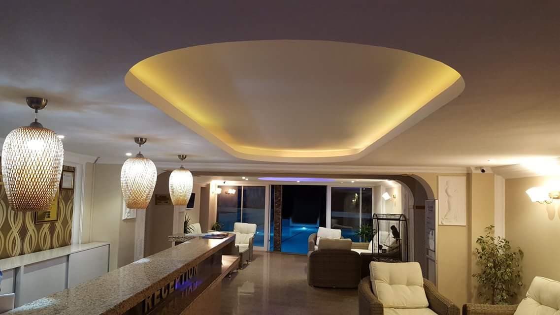 Comet Hotel & Resort 3