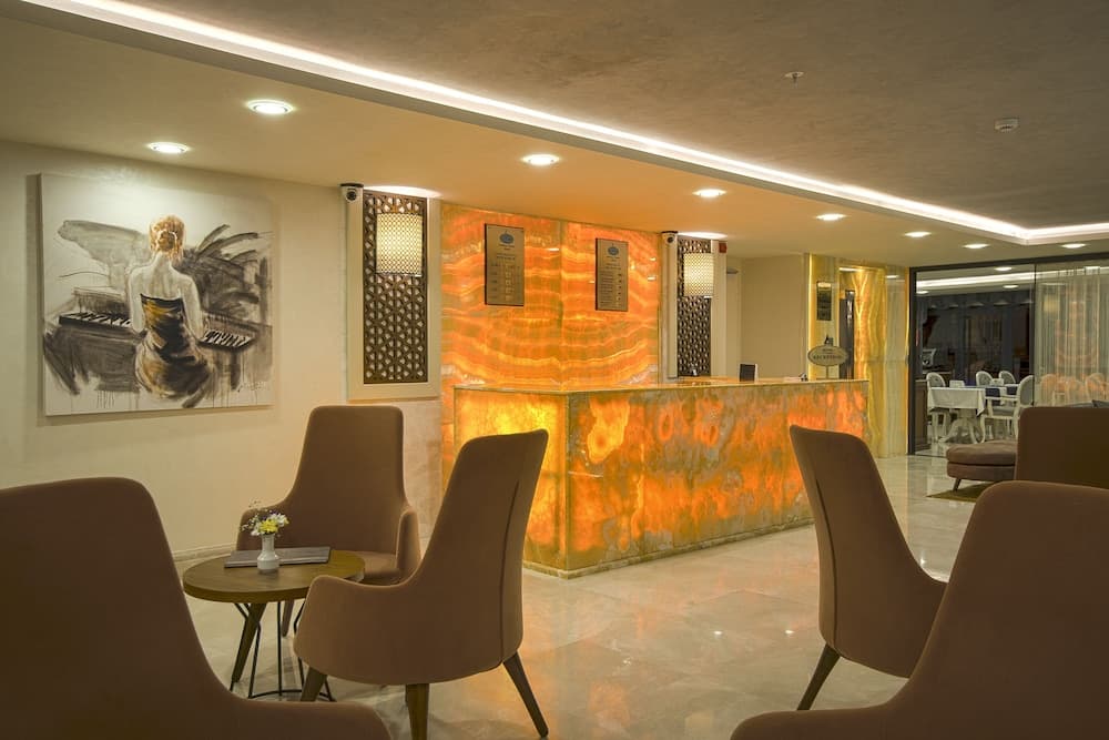 Antusa Palace Hotel & Spa 4