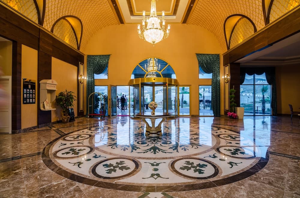 The Lumos Deluxe Resort Hotel & Spa 2