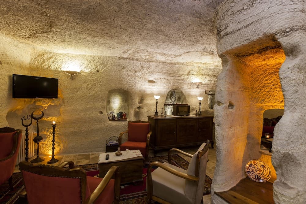 Mithra Cave Hotel 4