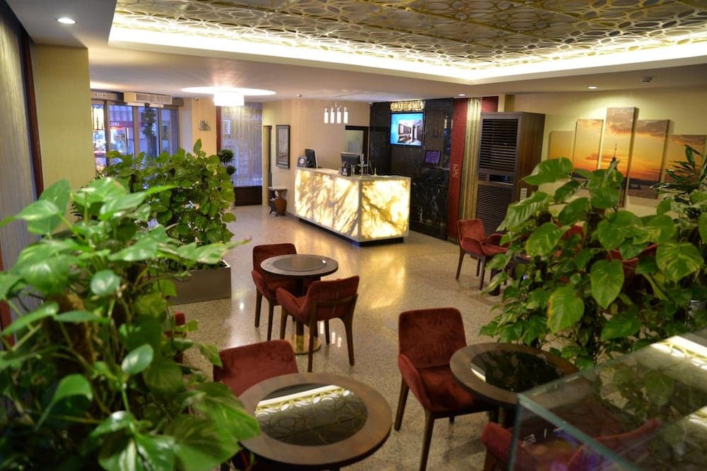 Golden Siyav Hotel 5