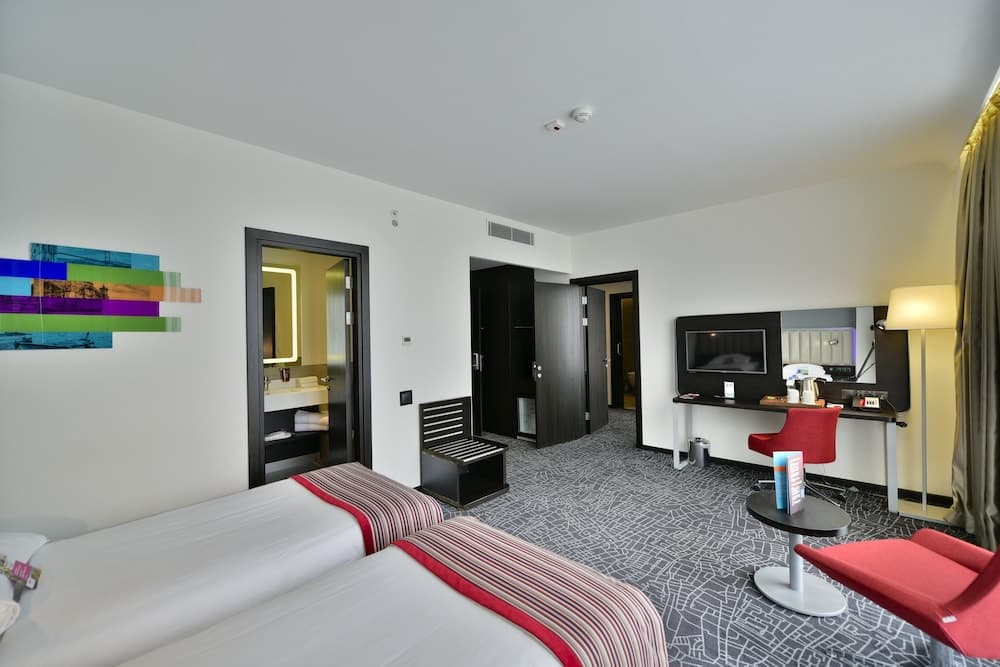 Park Inn by Radisson Istanbul Ataturk Airport 5