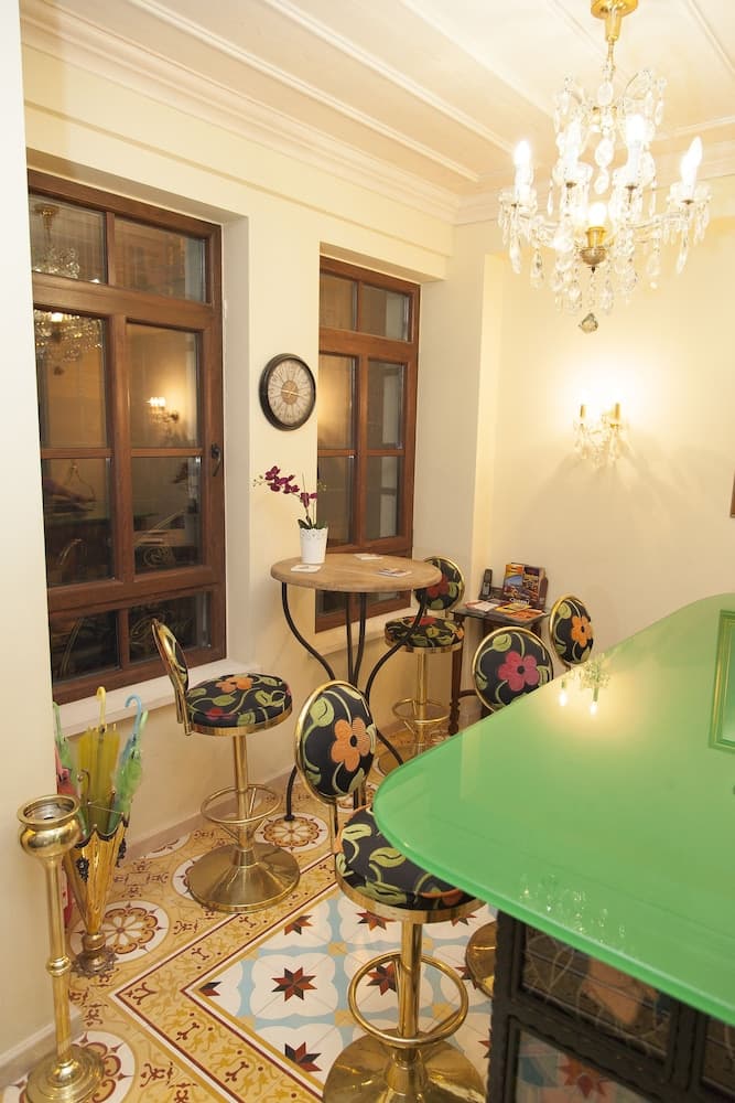 Villa Pera Suite Hotel 2
