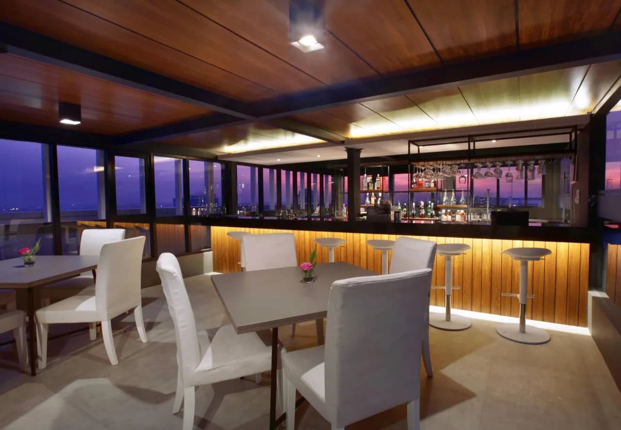 Aston Imperial Bekasi Hotel & Conference Center 4