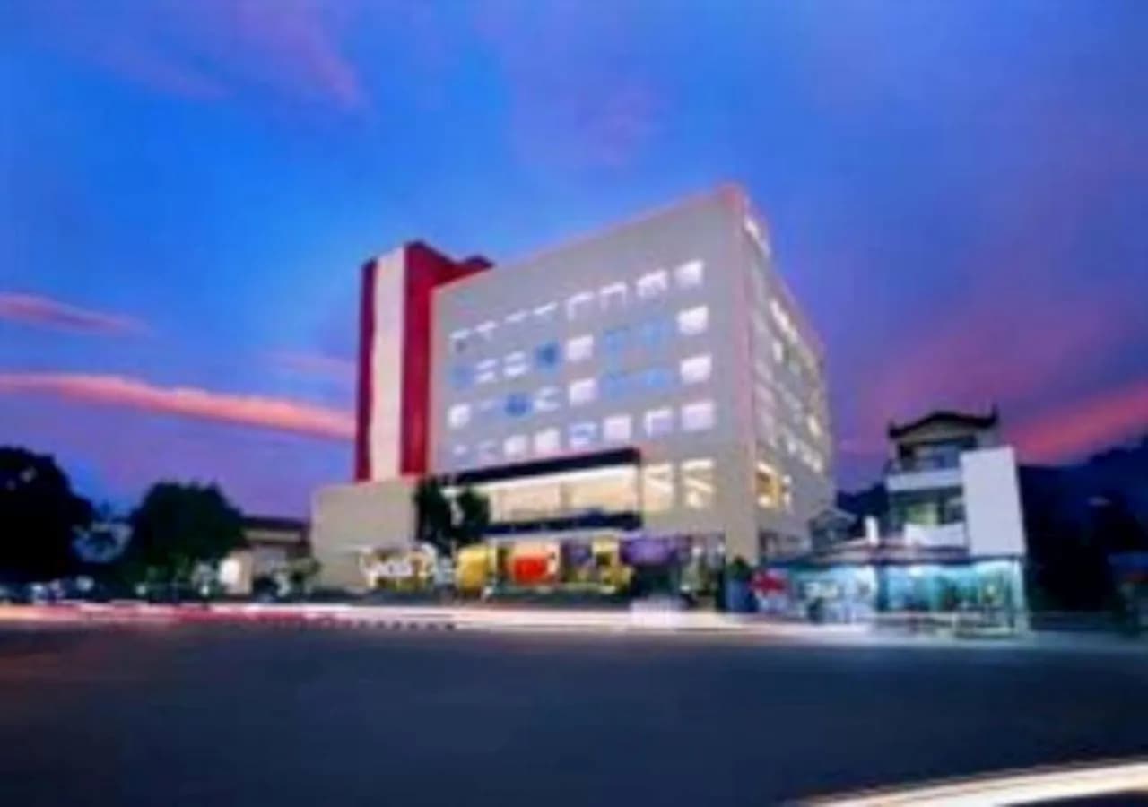 The ZHM Premiere Padang 5